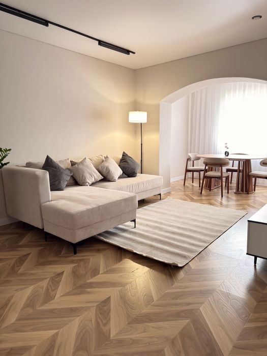 Продам 2 ком кв новый евро ремонт