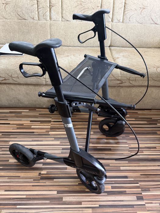 Cadru medical din aluminiu cu sezut si frane
