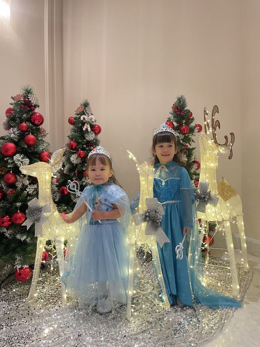 Продам 2 платье Эльзы