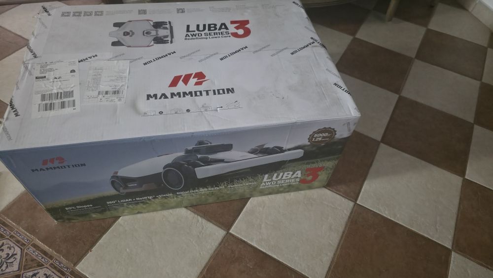LUBA 3 AWD 5000
Robot de tuns gazon fără fir perimetral AWD Mammotion