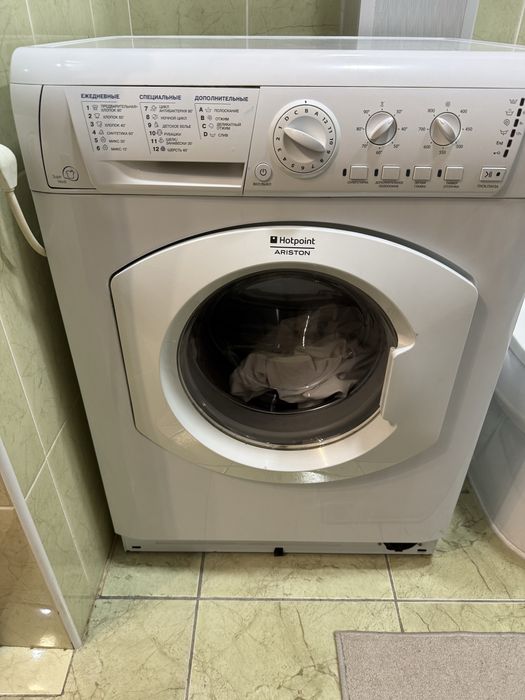 Стиральная машина Hotpoint Indesit Ariston ARXL 85 6л литров