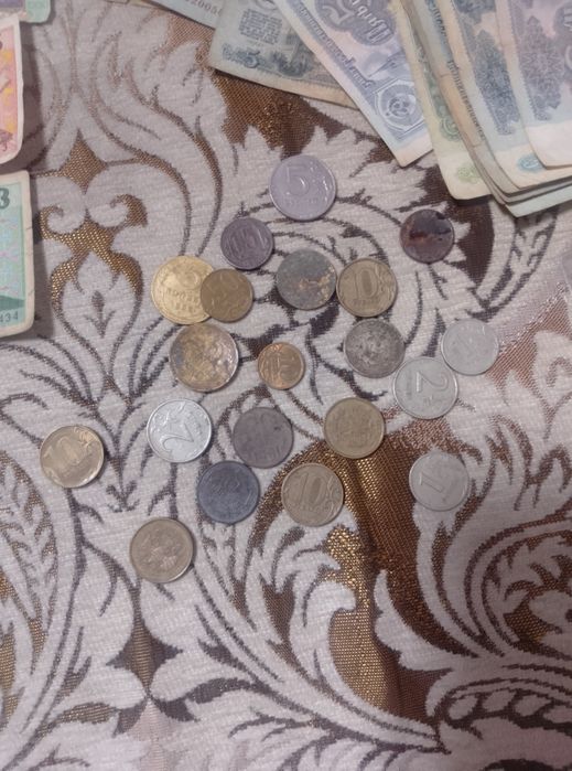 Продам монеты и купюры