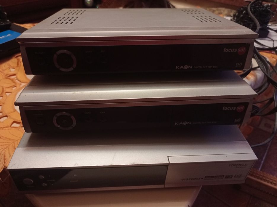 Vând 3 decodoare, recivere : 2 Kaon și unul Topfield TF6000VI viacces