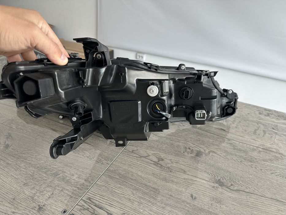 Фара Toyota Camry 70 LE