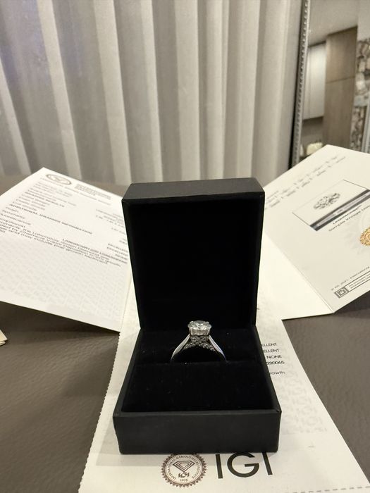 Диамантен пръстен 1,5 карата. Платина