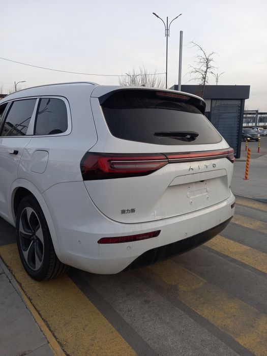 Huawei Aito M7 Gibrit 1200km