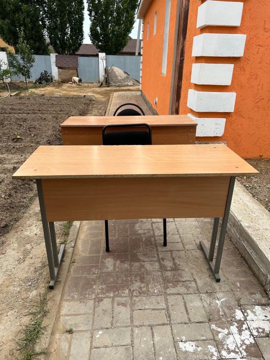 Продам парты со стульями
