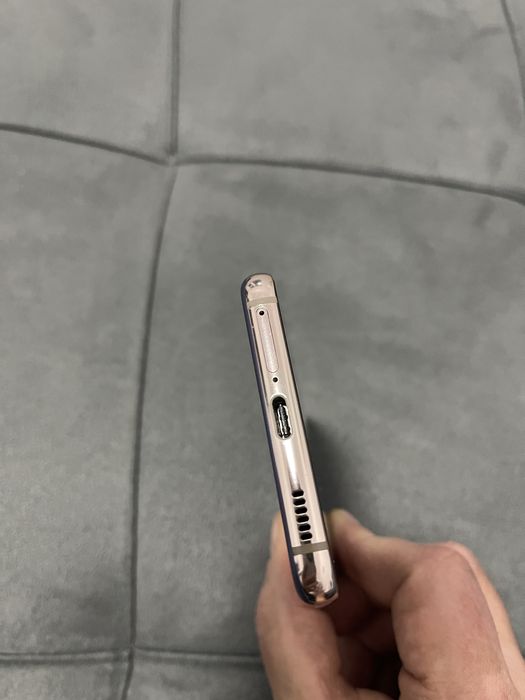 Samsung Galaxy S21 5G 128GB 8GB RAM Dual sim Violet