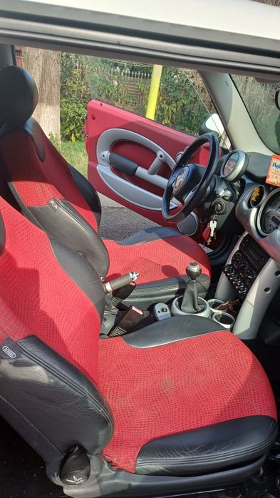 Masina mini cooper