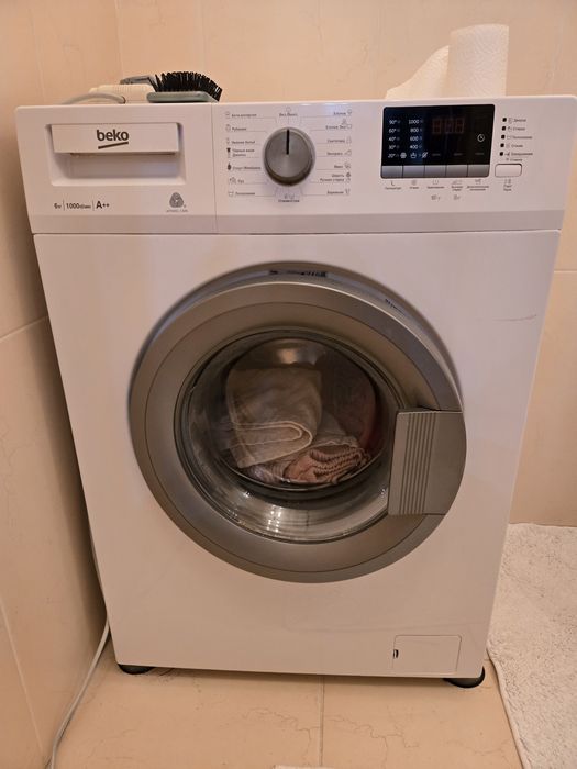 Продам б/у стиральную машину