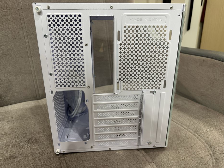 Корпус белый CH2+ ATX case