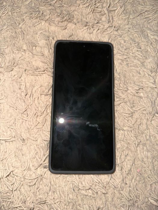 Обменяю на айфон.Доплата сверху 300.000