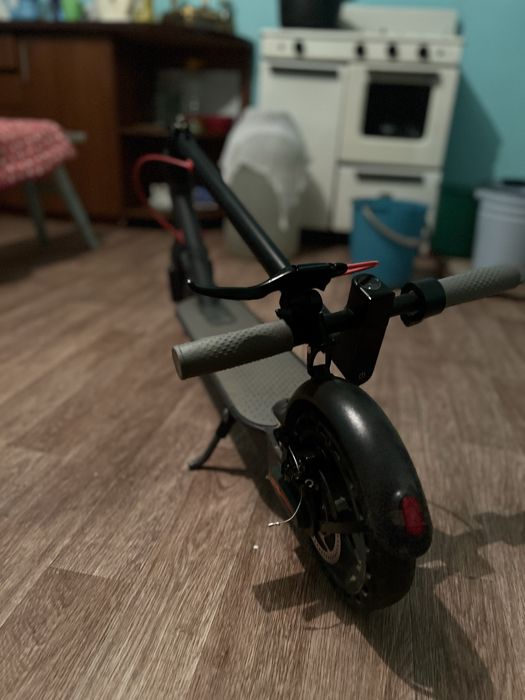 продам электросамокат Aovopro es80