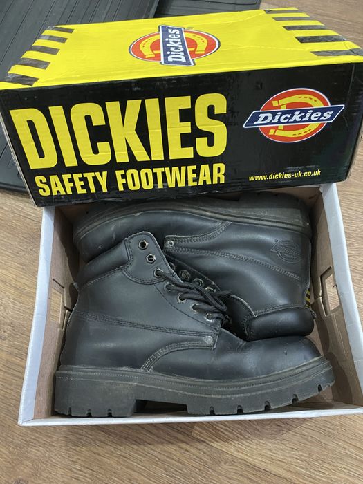 Продам спец обувь Dickies