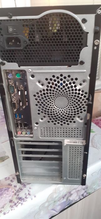 настолен компютър за дома или офиса