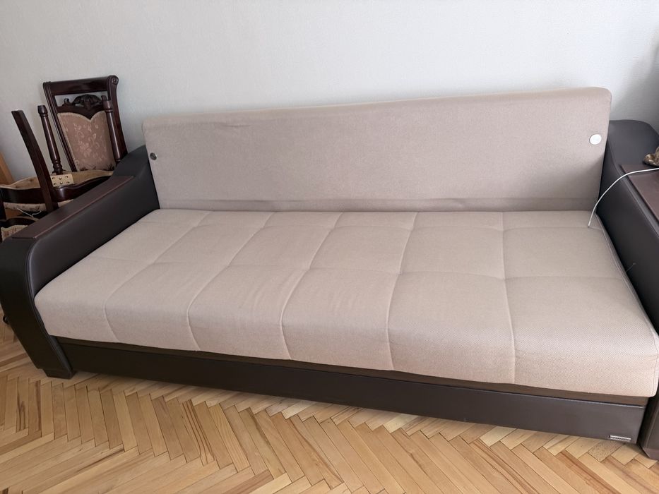 Продается диван в хорошем состоянии