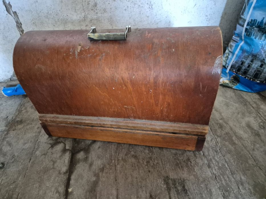 Швейная машина советская