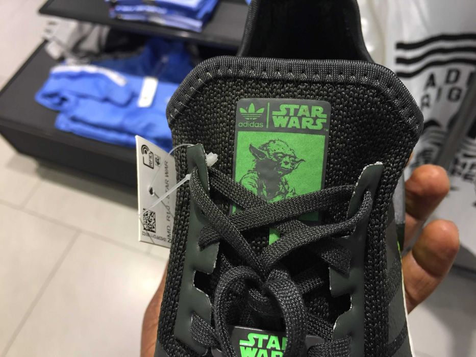 Оригинални дамски маратонки *ADIDAS NMD_R1 Star Wars YODA * EU 39 1/3