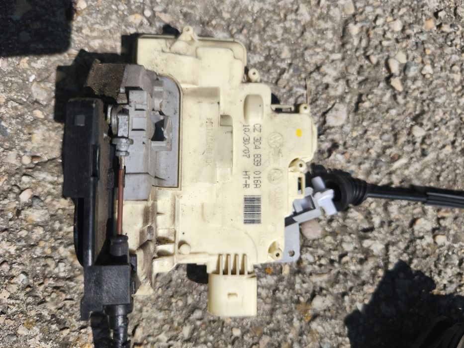 Broască ușă dreapta spate cu sufe Volkswagen Passat B6 3C4 839 016A