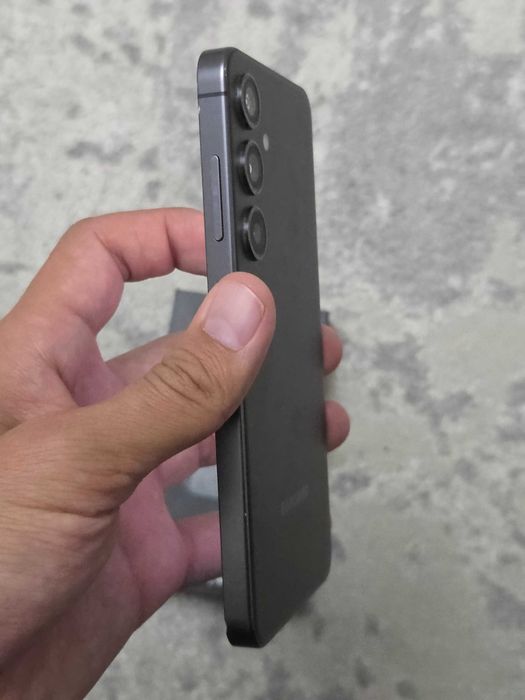 Samsung s24  в отличном состоянии