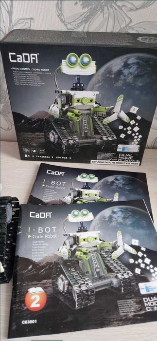 Cada bot programabil  +8 LEGO