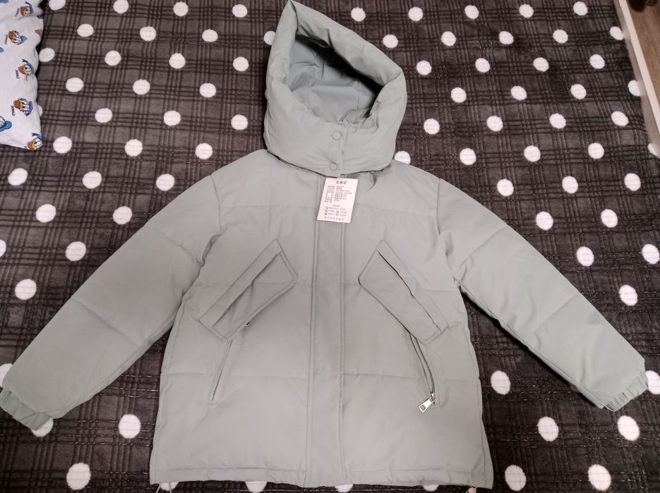 Продам куртки новые