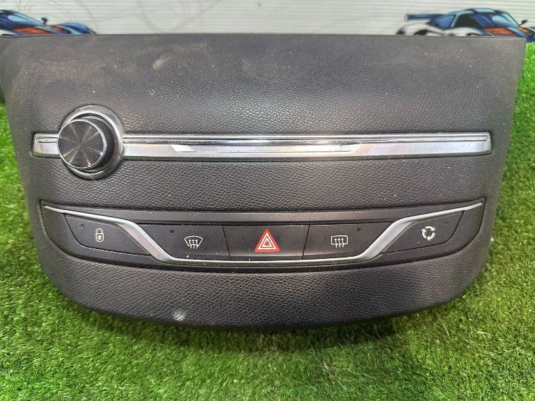 Consola centrala cu butoane avarie, clima peugeot 308 2014 cod: smeg, p psa 96777660zd