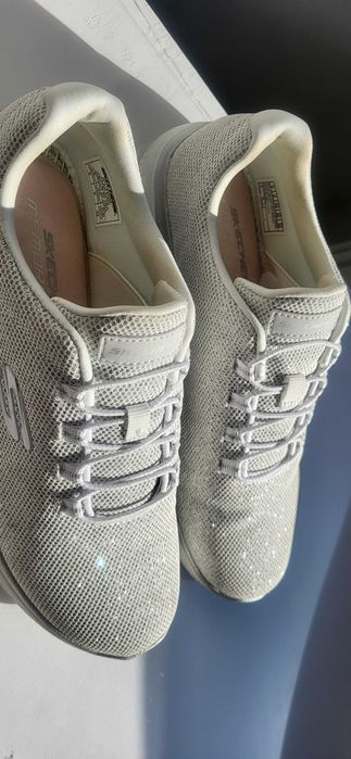 Pantofi sport dama originali,  SKECHERS nr.39, deosebiti, aproape noi