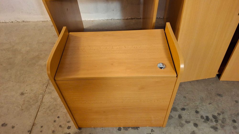 Продавам портманто и шкафове