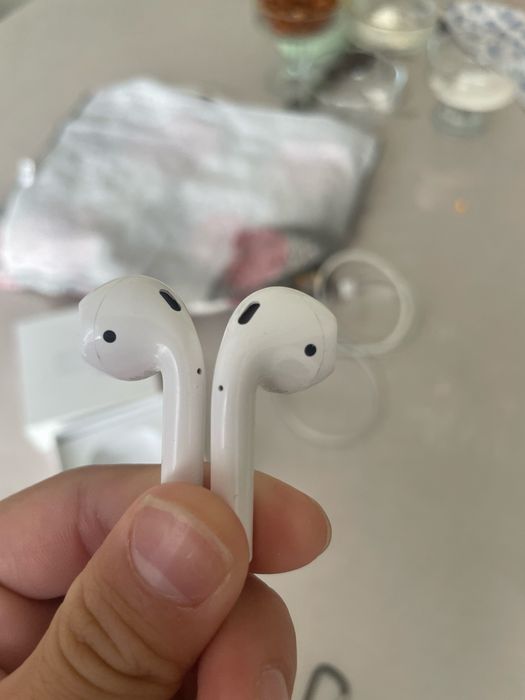 Продам AIRPODS 1 original