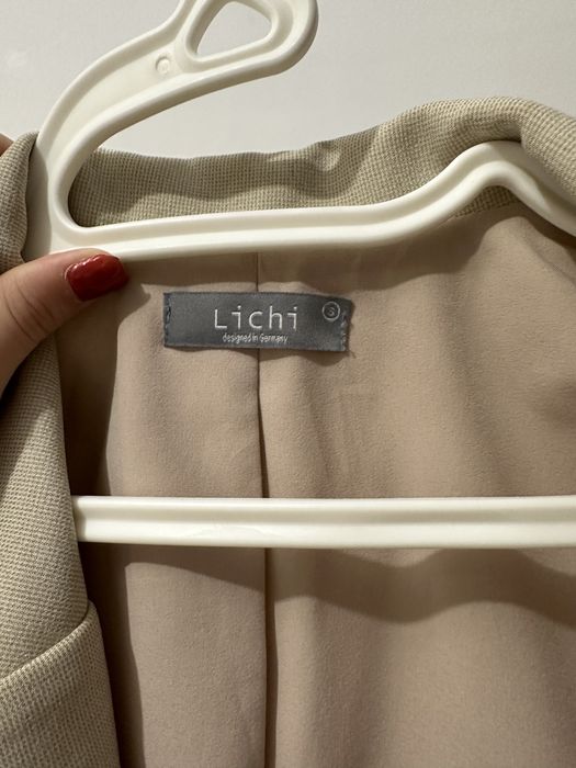 Пиджак от Lichi.