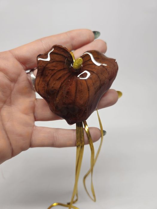 Колие с естествен цвят на Антуриум.