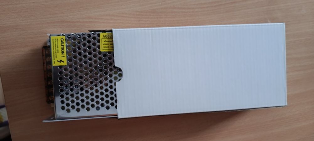 Sursa alimentare 12v 10A NOUĂ. alimentare camere video, etc