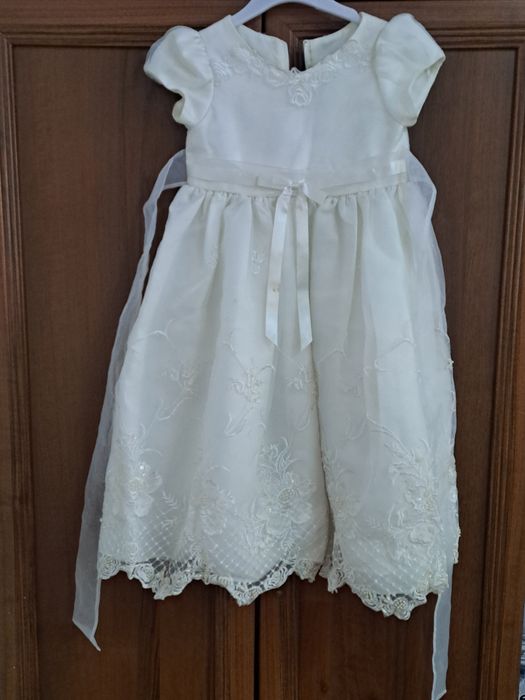 Қыздарға әдемі көйлектер