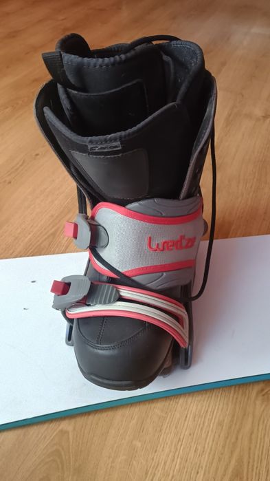 Vând  placa snowboard folosit o singura data data,că nou