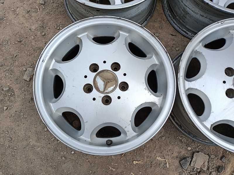 Продам легкосплавные диски на Mercedes