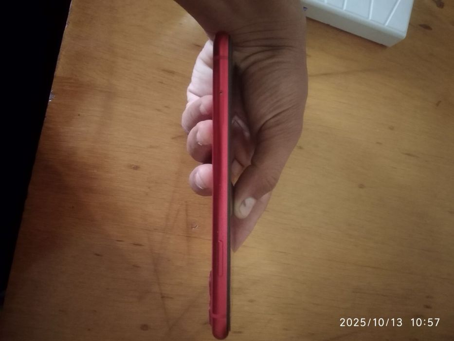 Qizil Iphone 11 64Gb