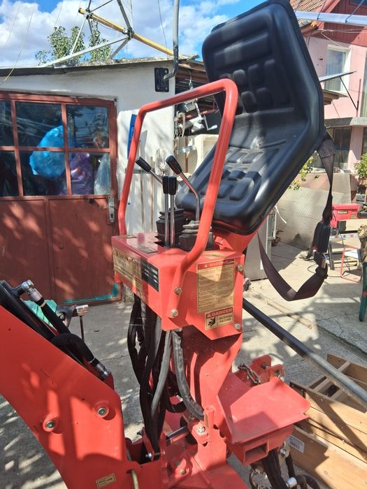 Accesoriu tractor mic escavator