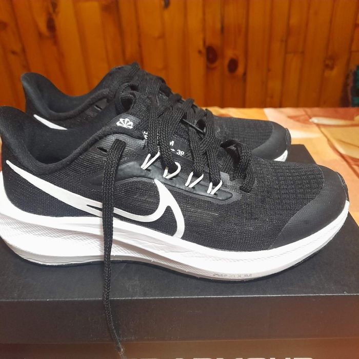 Маратонки Nike 33 номер