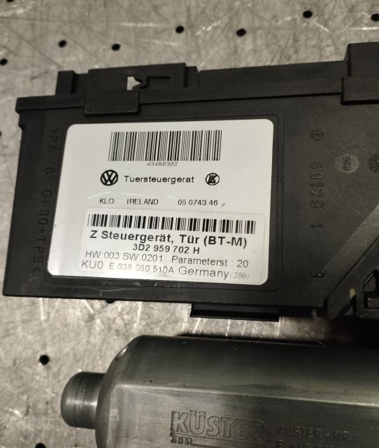 Motoras macara geam fata dreapta 3D2 959 702 H Volkswagen VW Phaeton