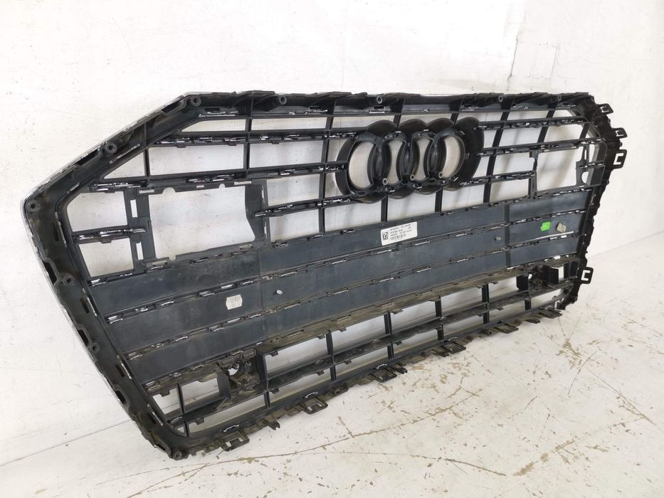 Ауди А6 Ц8 / Audi A6 C8 [ - ] Оригинална повредена