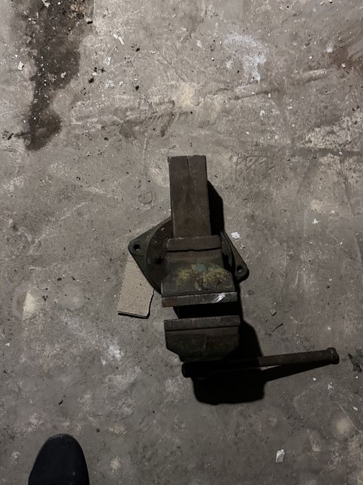 Продам тиски в хорошем состоянии