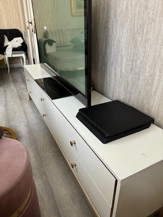 Продам кресло и тумбу под телевизор