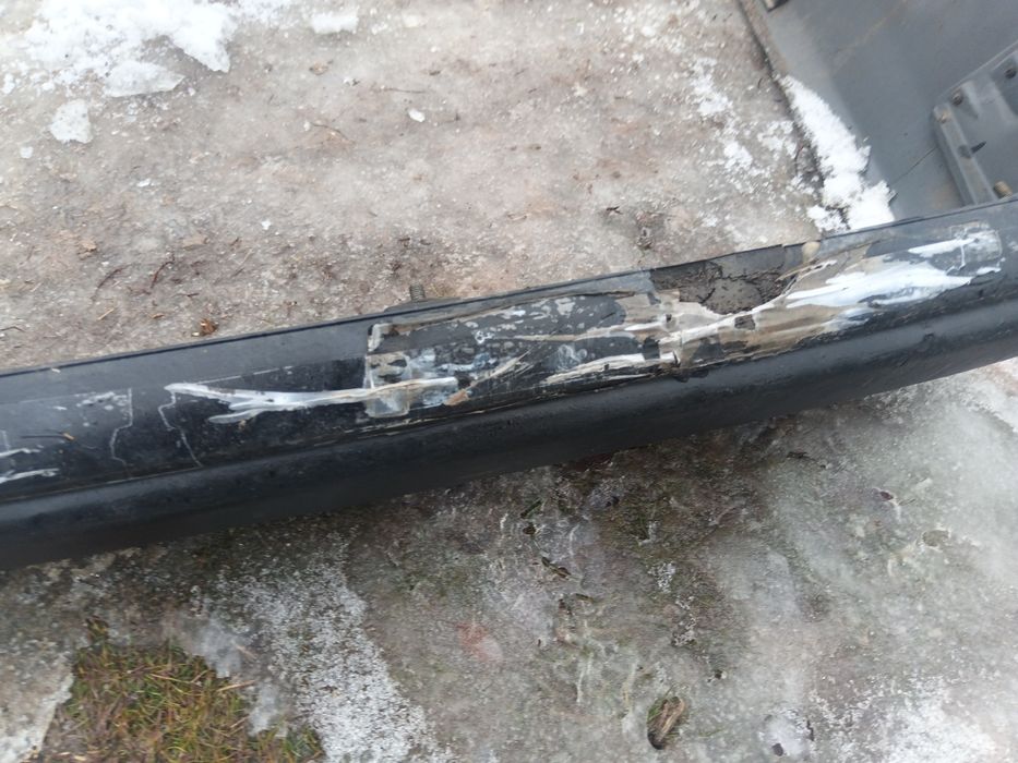 Бампер мерс 124 Е под ремонт