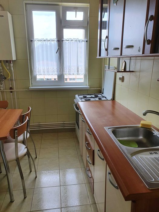 Inchiriez apartament 2 camere situat pe B dul Dacia Piatra Neamț