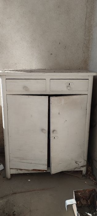 Подарявам дървена дограма от панелен блок