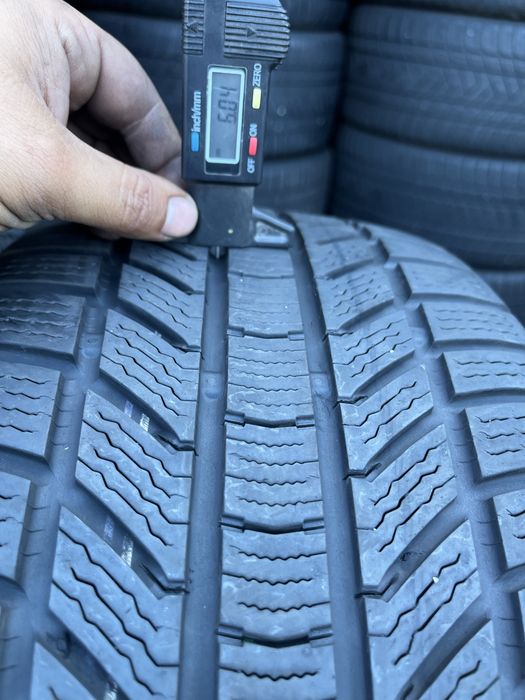 2бр 235/40/19 на 6мм с 21дот