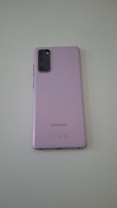 Продам телефон Samsung  S 20 FE