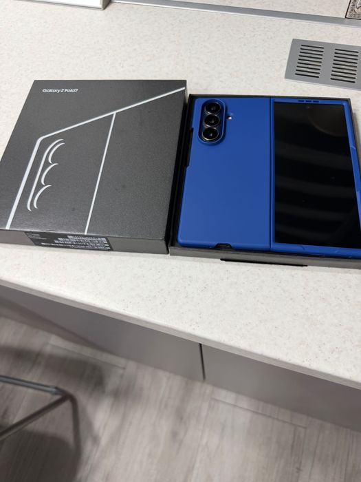 Samsung  galaxy fold 7Z