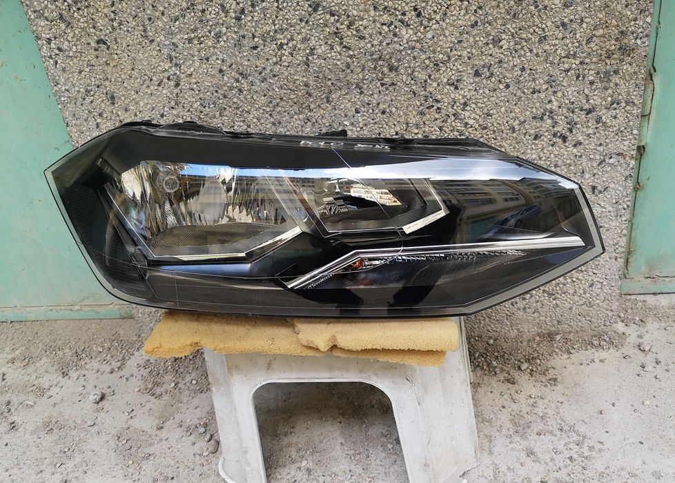Оригинален фар Ляв Десен  Vw Polo 2G
